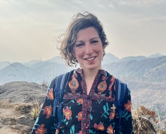 Elena Menante Yoga IYENGAR